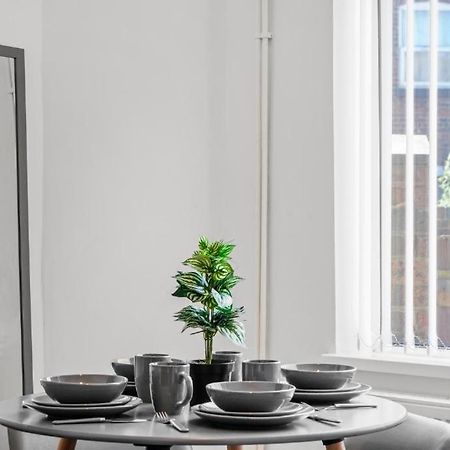 Modern Equipped 4 Bedroom House In Central Stoke-Free Parking Экстерьер фото